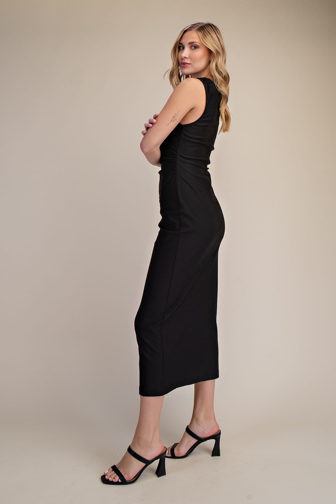 GD8748 - BLACK