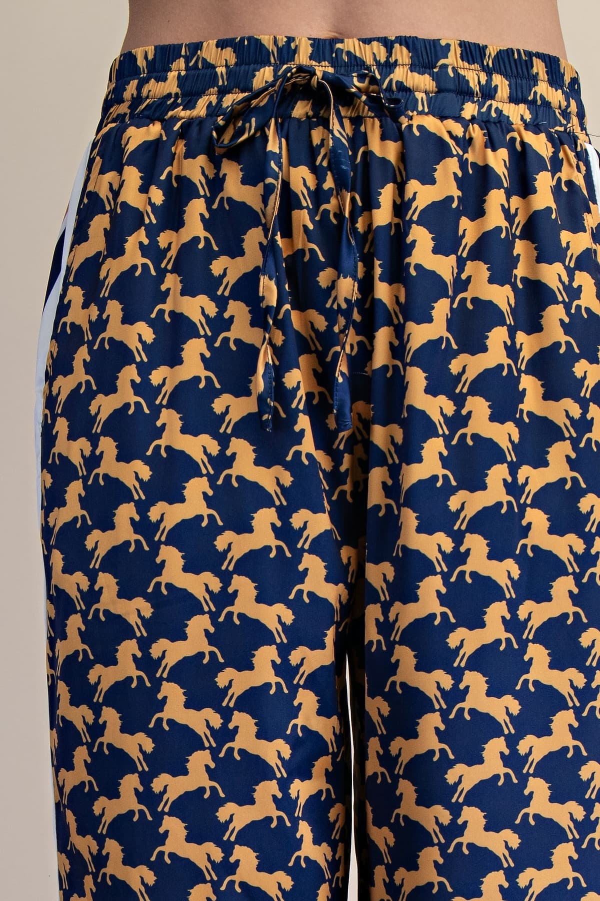 GP9692 - NAVY/CAMEL