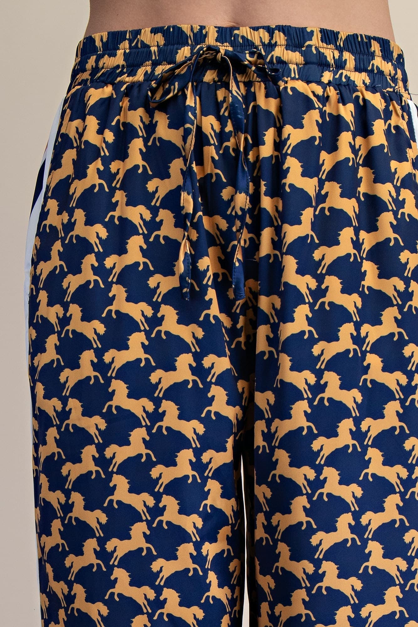 GP9692 - NAVY/CAMEL