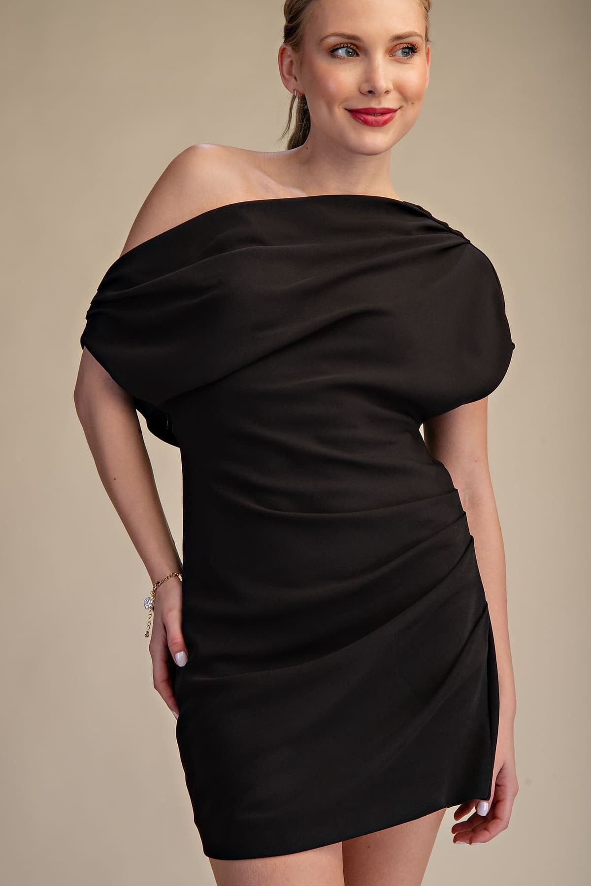 GD8844 - BLACK