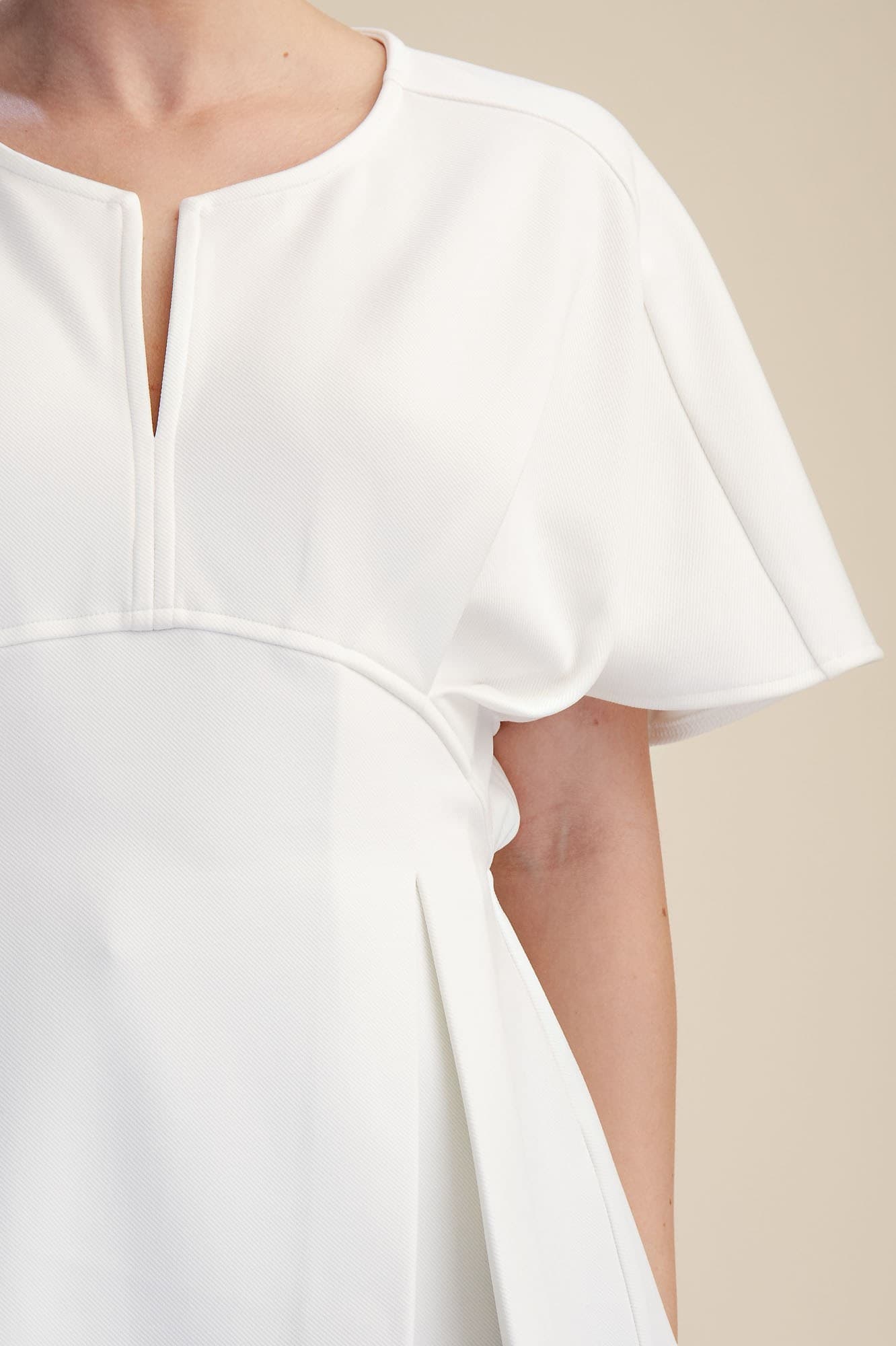 GT9942 - WHITE