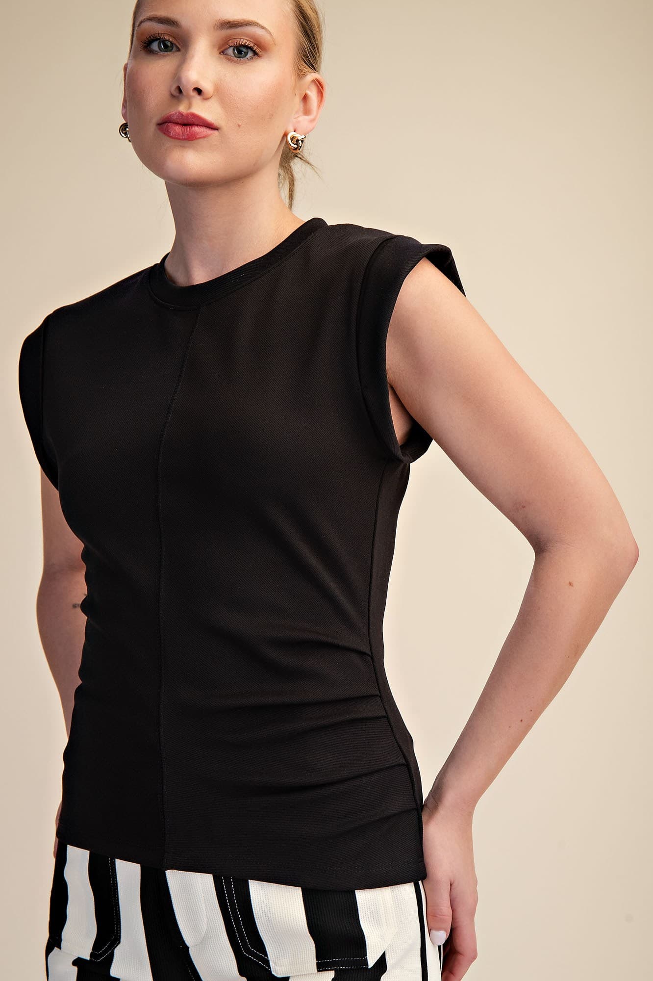 T9060 - BLACK