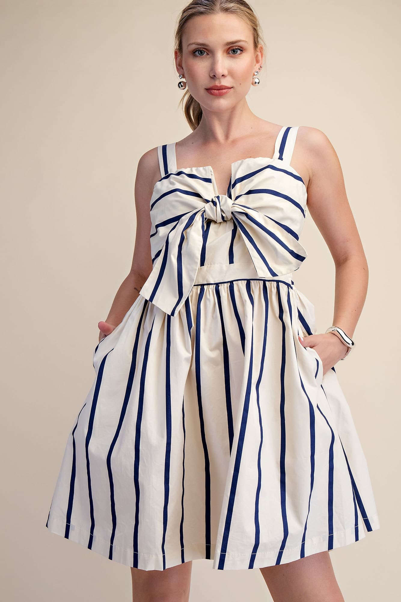 D8055 - NAVY