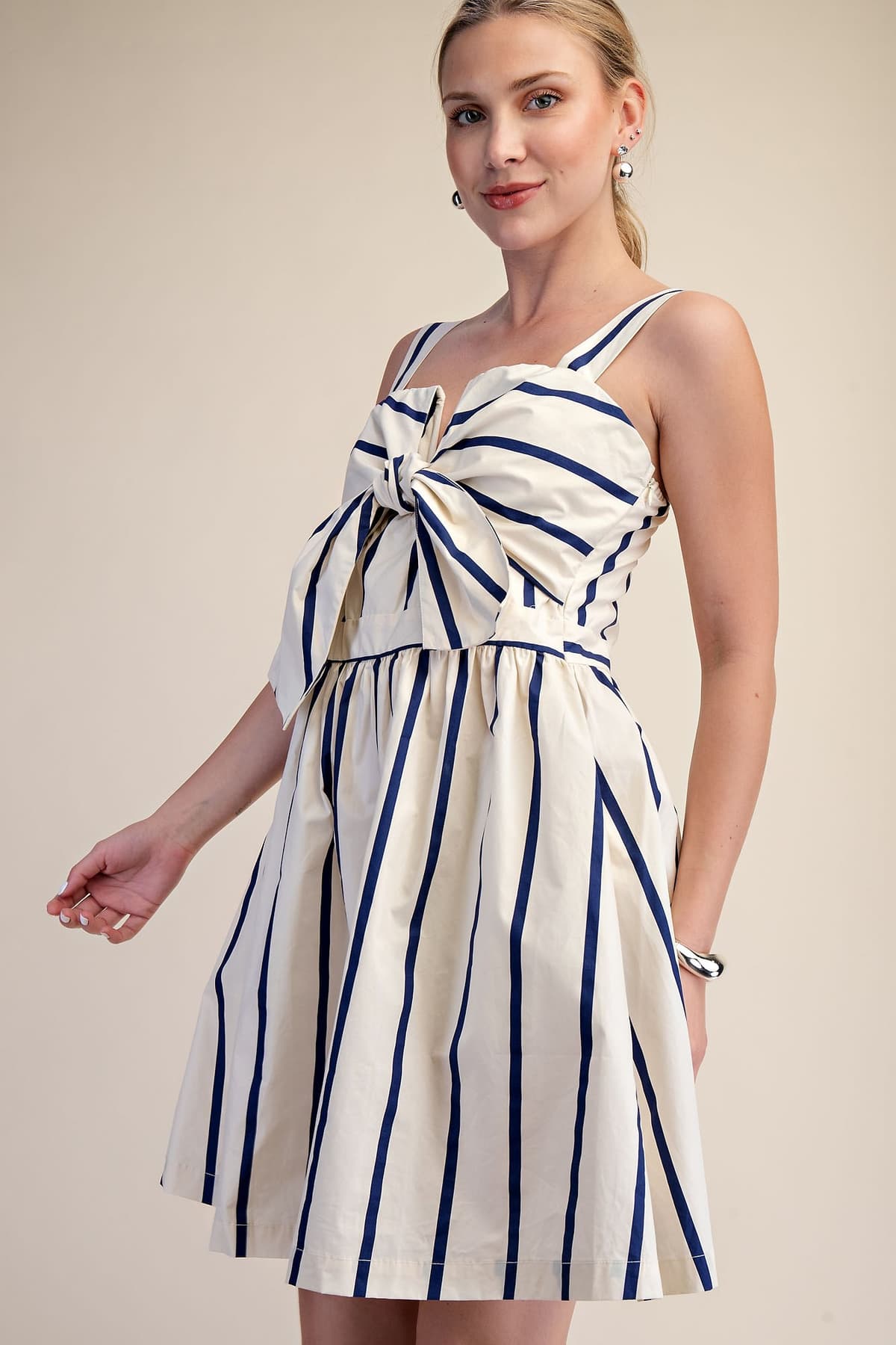 D8055 - NAVY