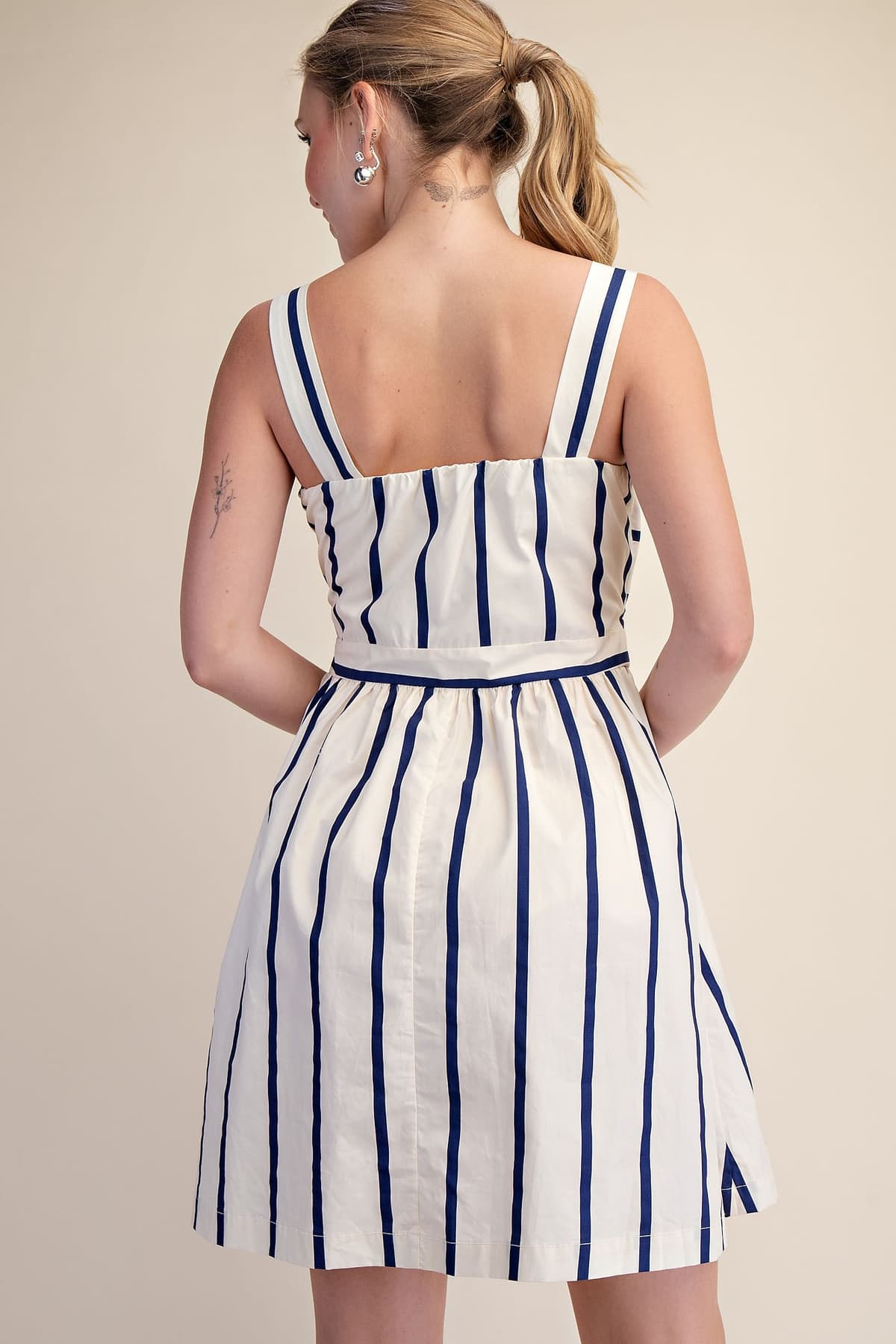D8055 - NAVY