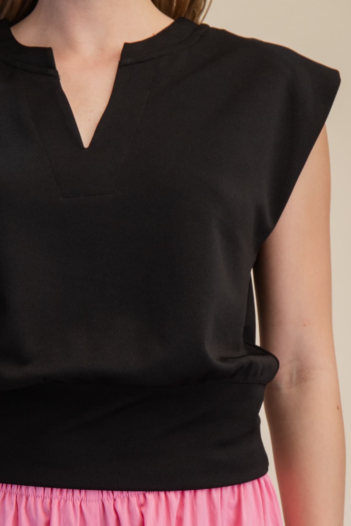 T9045 - BLACK