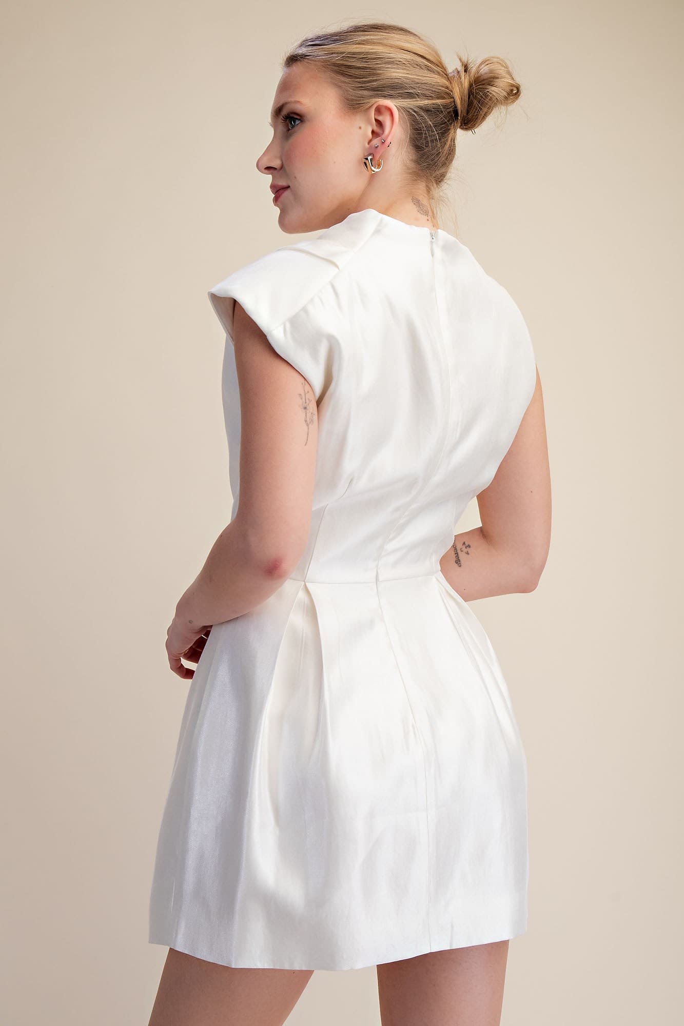 D9021 - WHITE