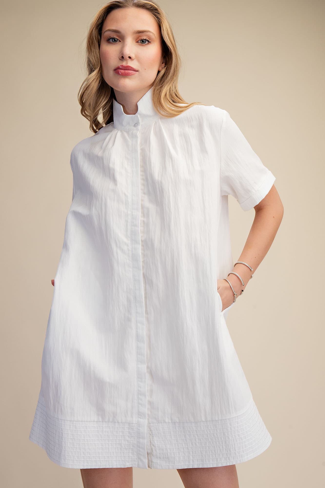 D8123 - WHITE