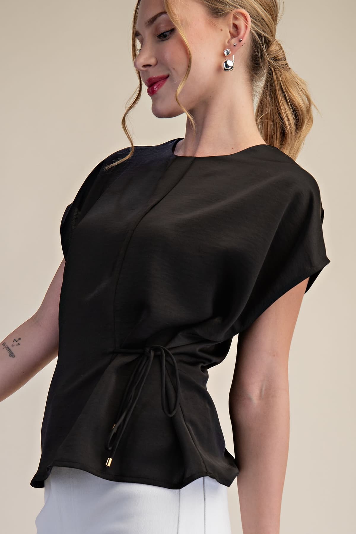 T8126 - BLACK