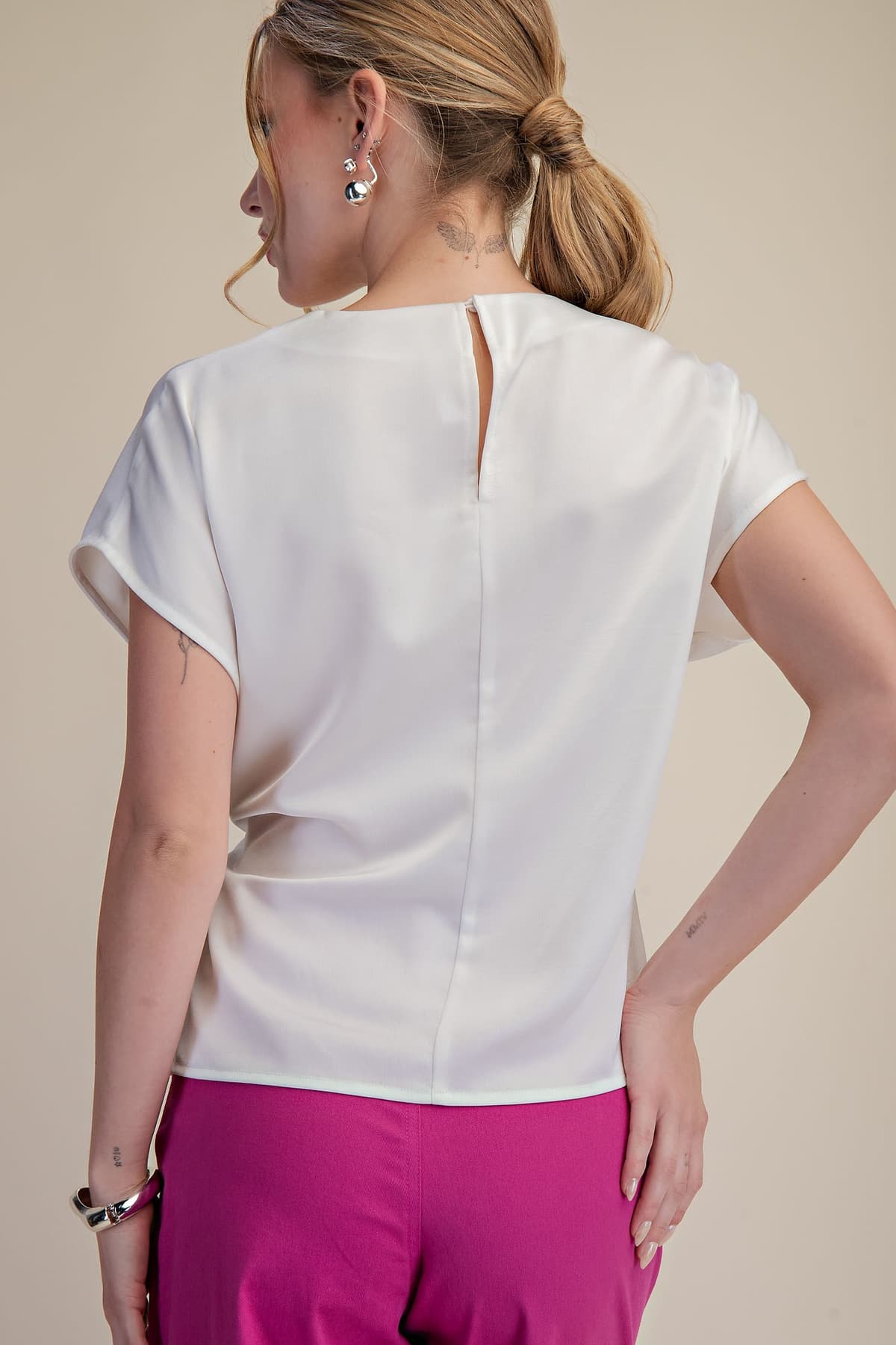 T8126 - WHITE