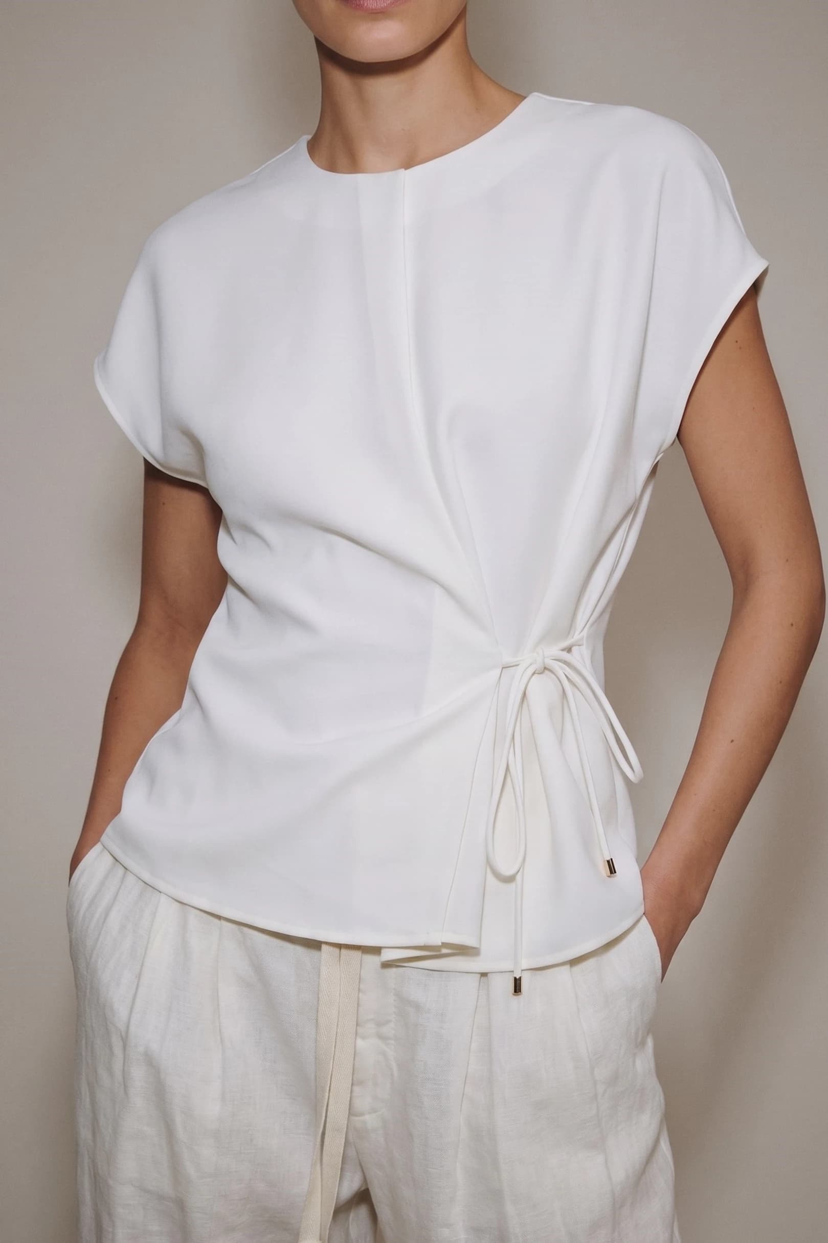 T8126 - WHITE