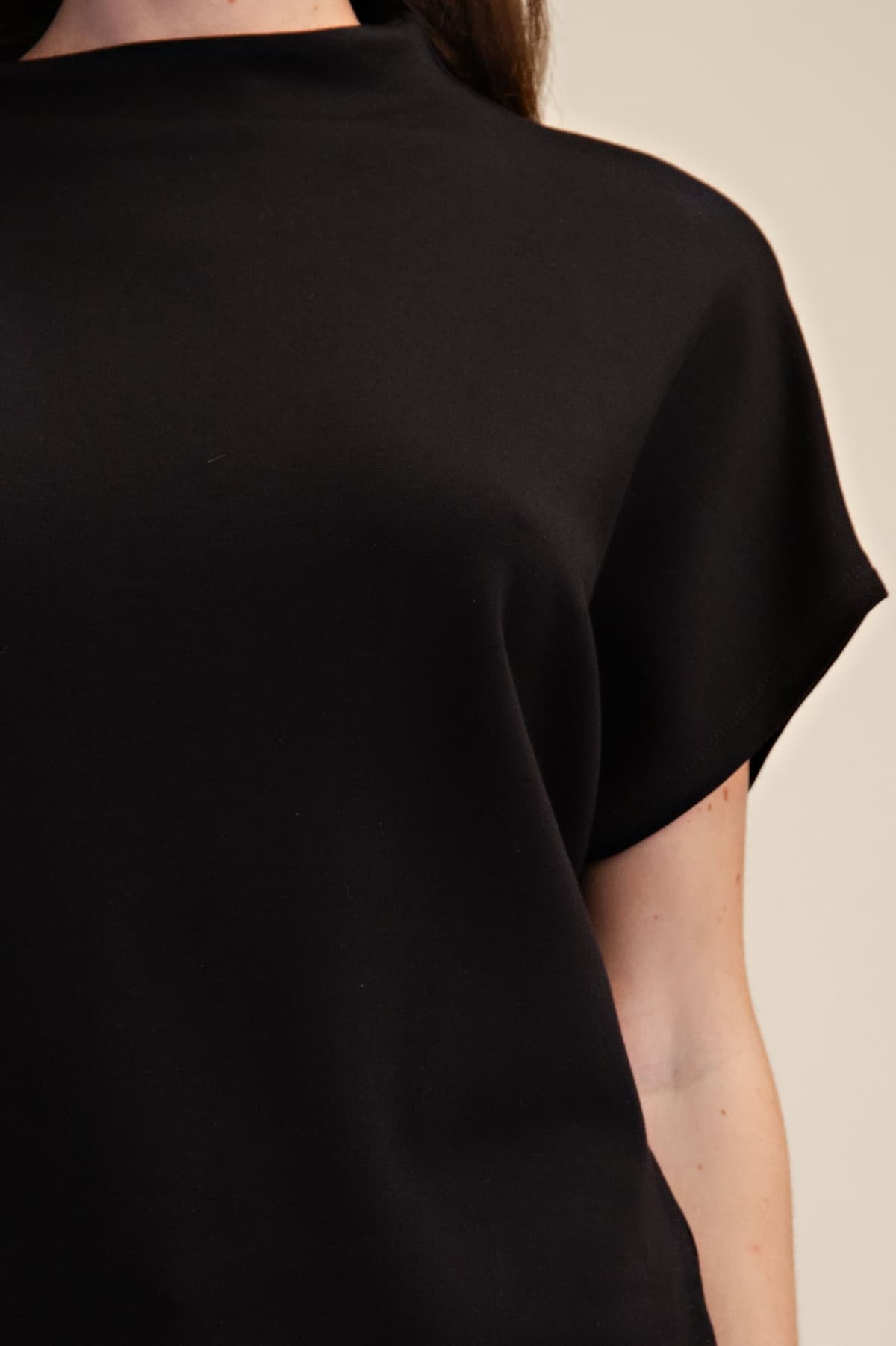 T8156 - BLACK