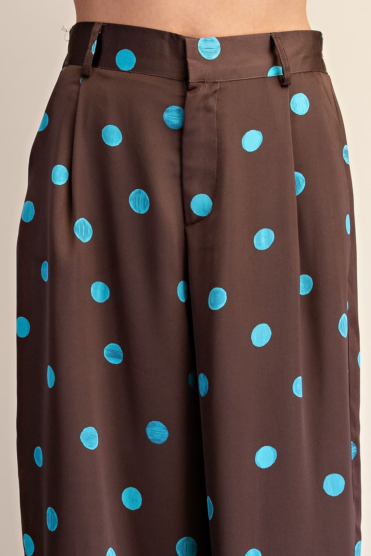 P8235 - BROWN