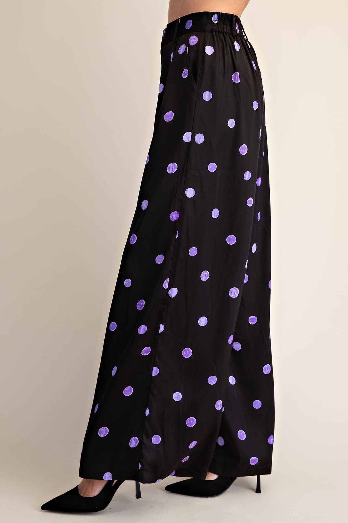 P8235 - BLACK