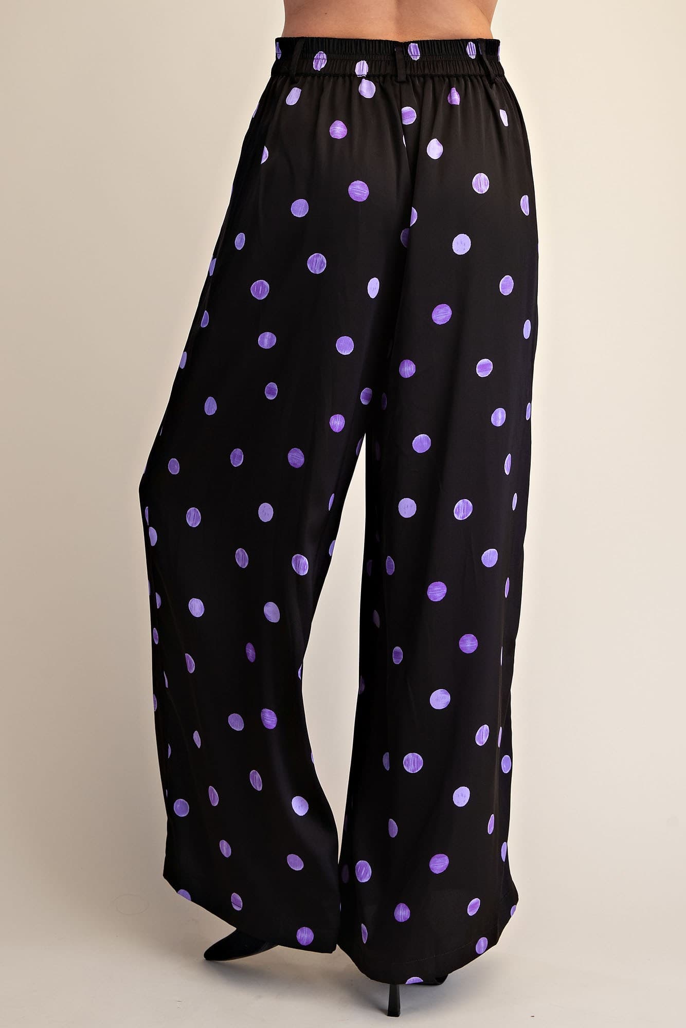 P8235 - BLACK