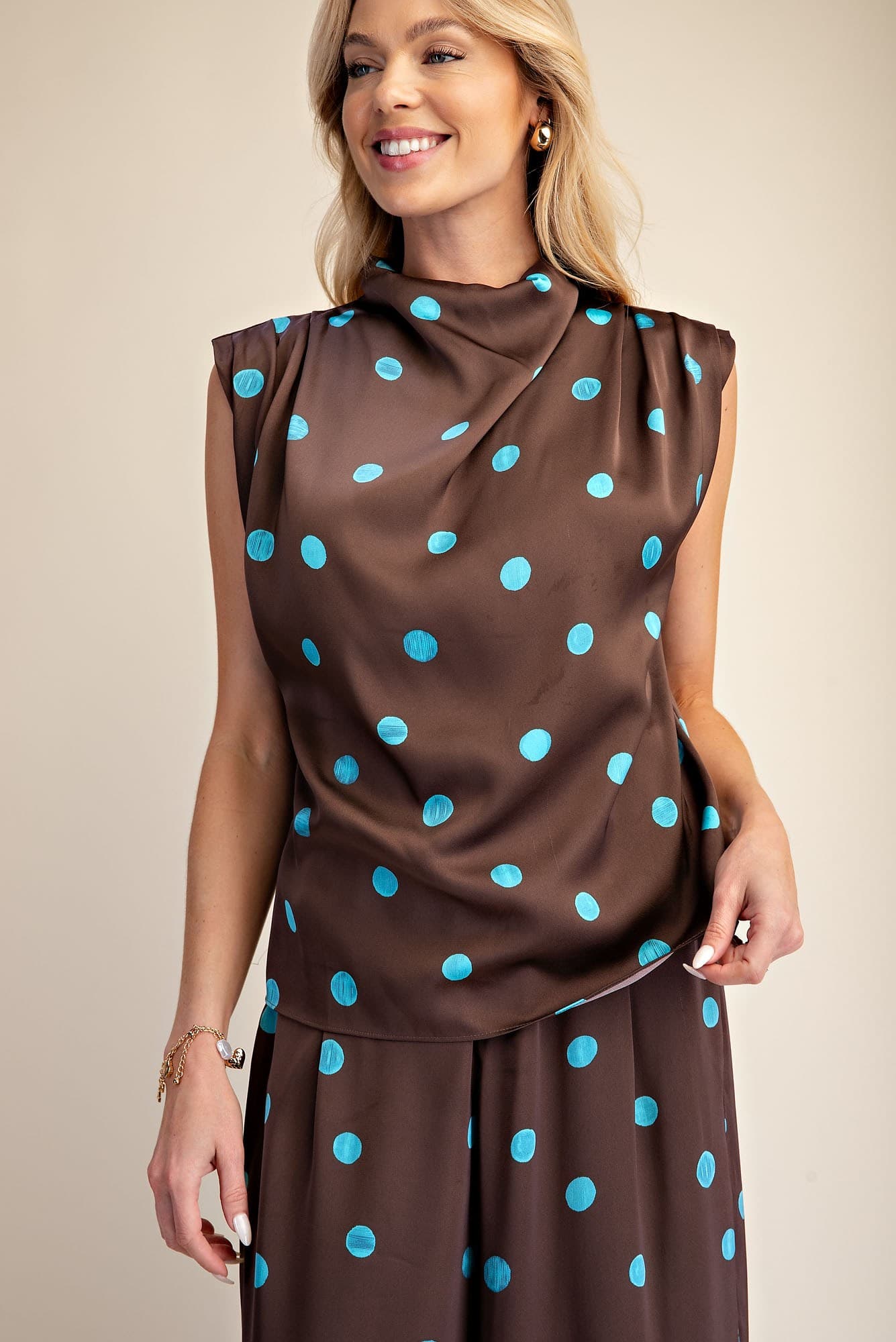 T8234 - BROWN