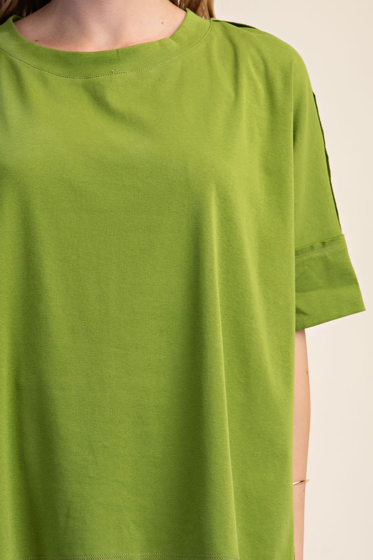 T8200 - GREEN