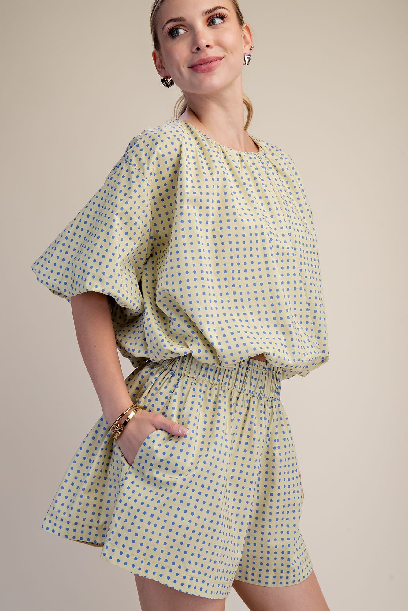 T8206 - BUTTER YELLOW