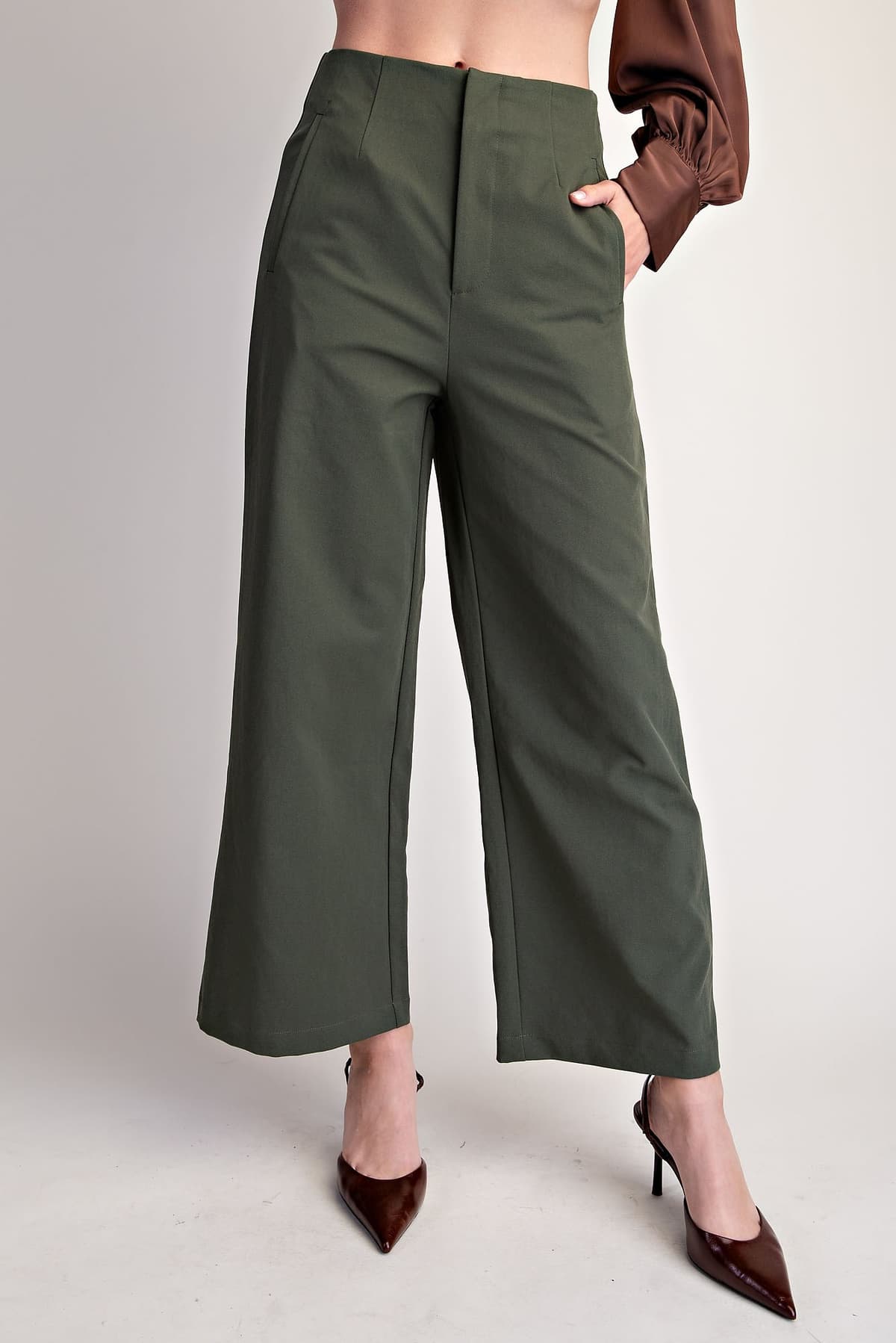 P8242 - OLIVE