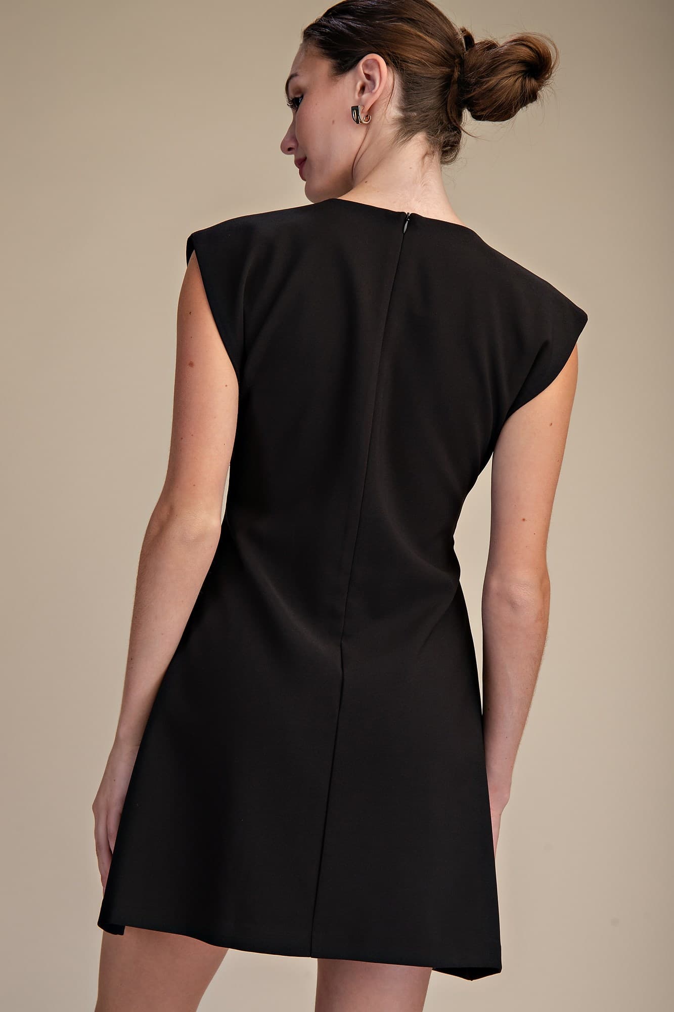 D8268 - BLACK