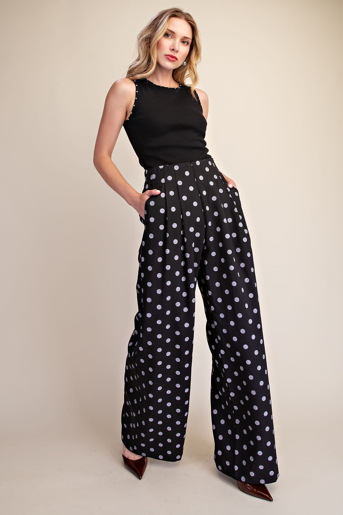 P9278 - BLACK/CREAM