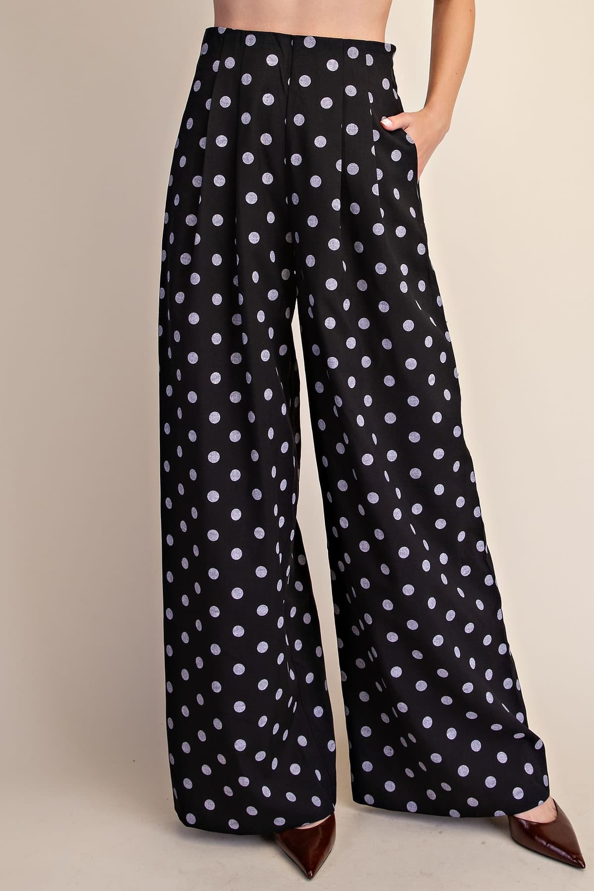 P9278 - BLACK/CREAM