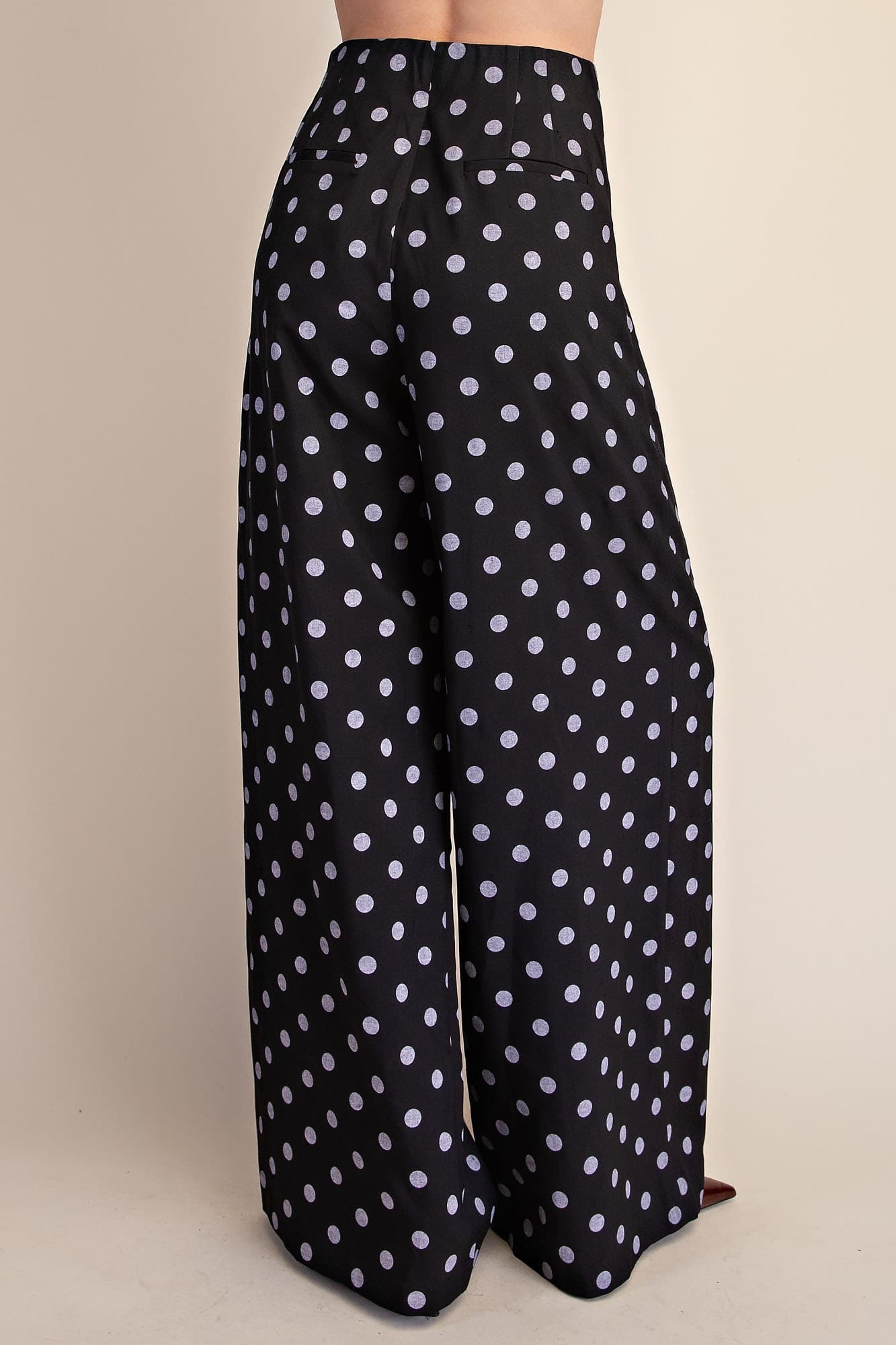 P9278 - BLACK/CREAM