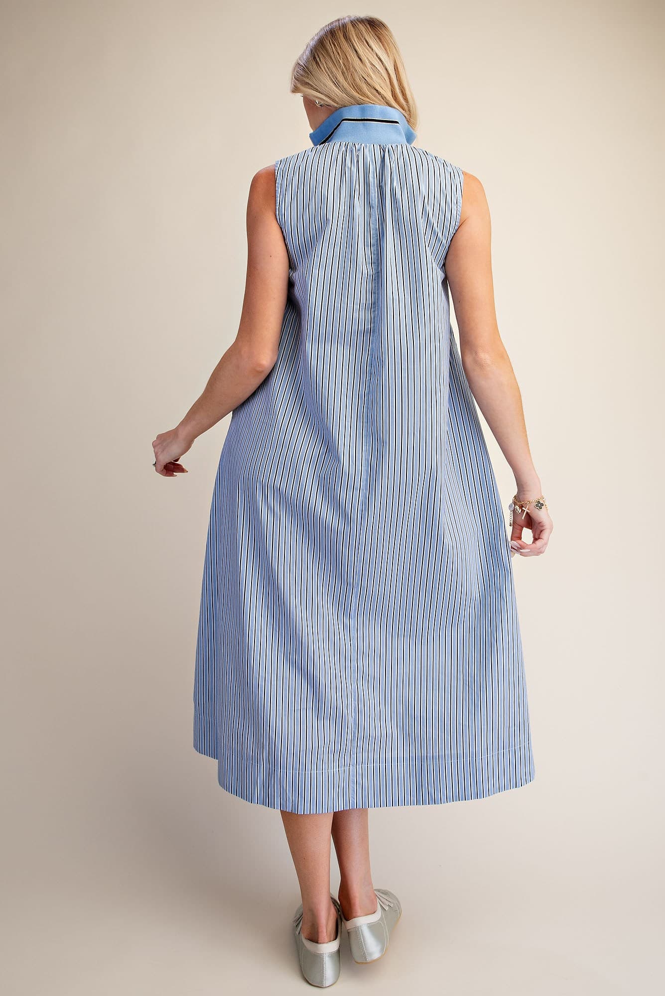 D8211 - BLUE