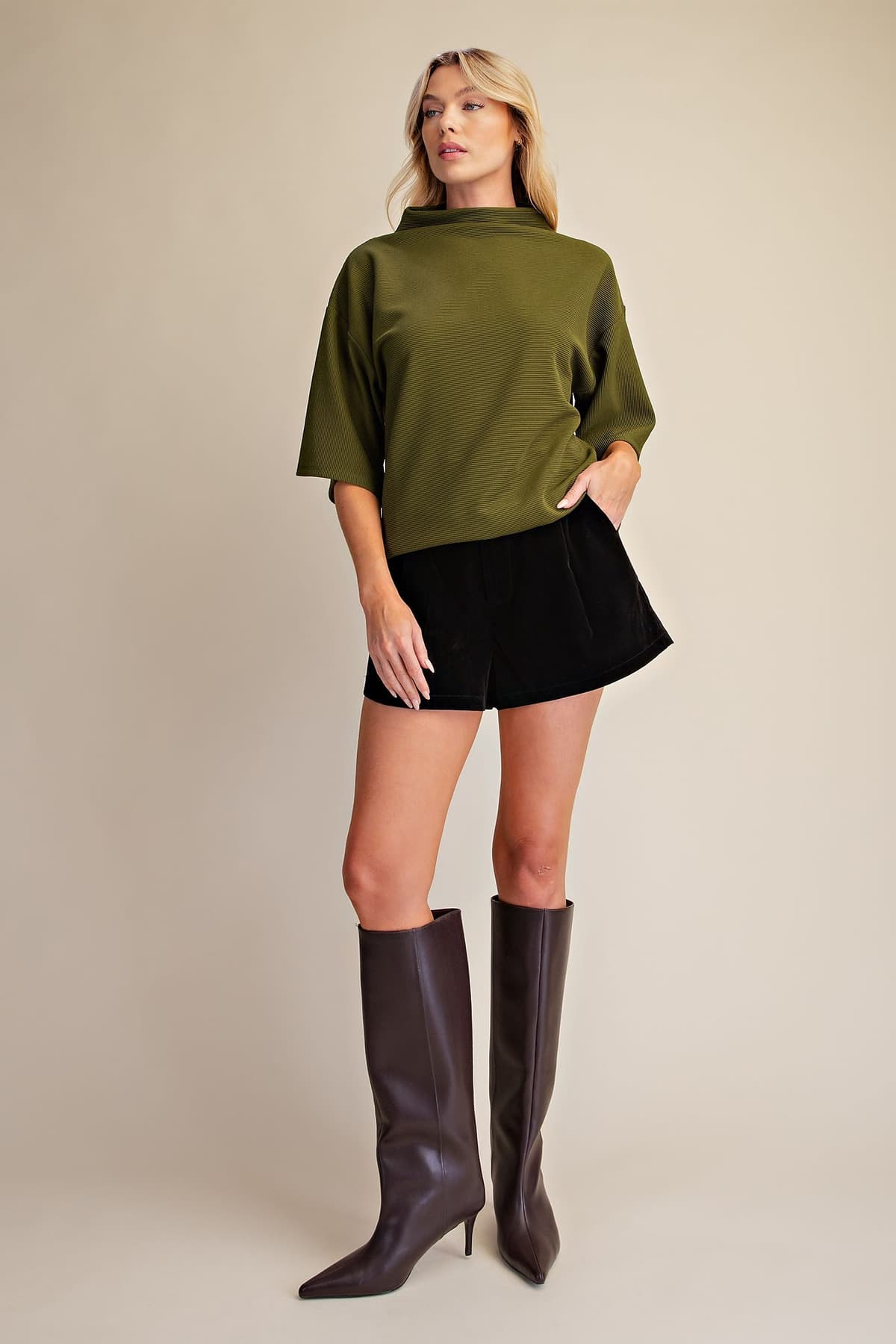 P8231 - BLACK