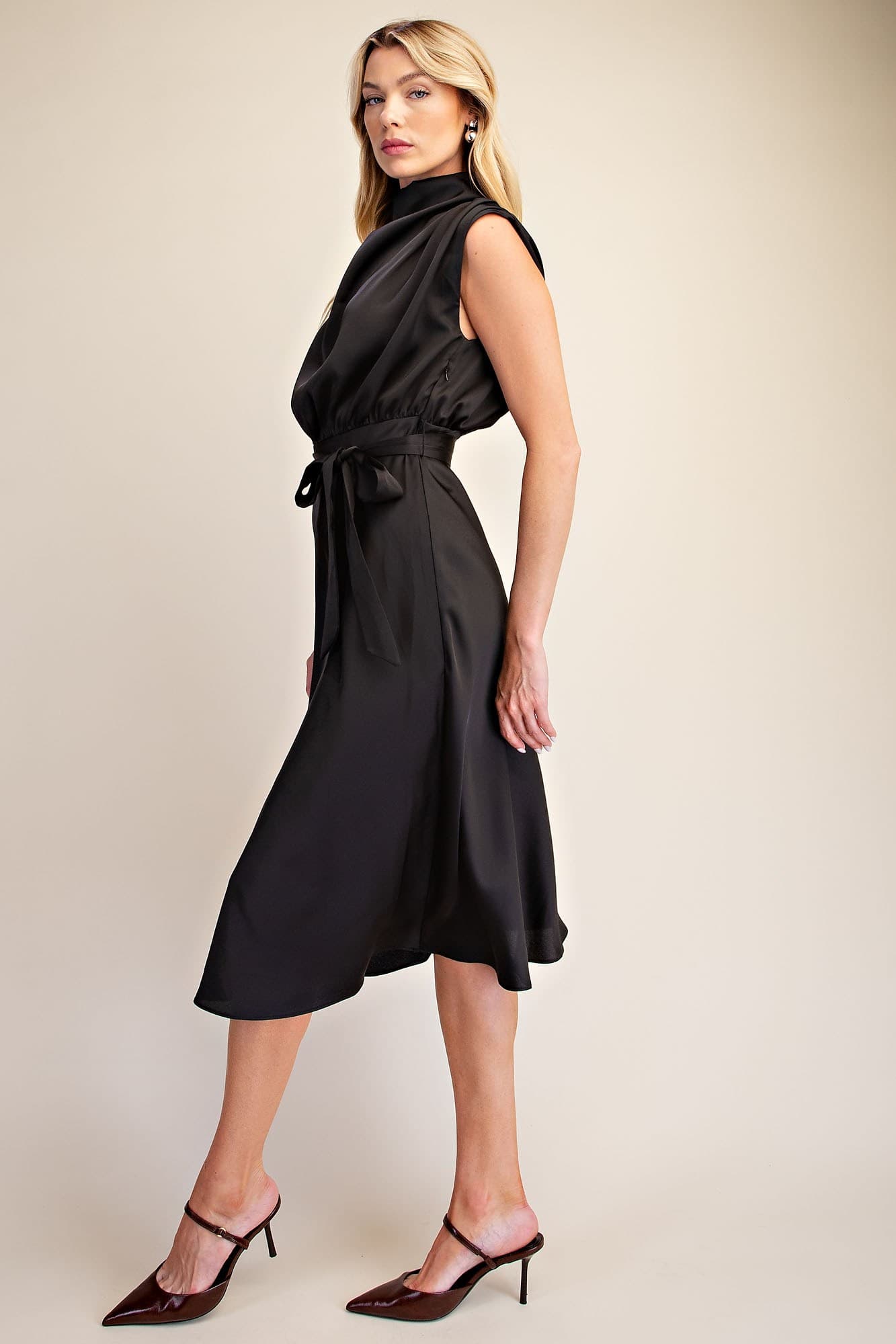 D8269 - BLACK