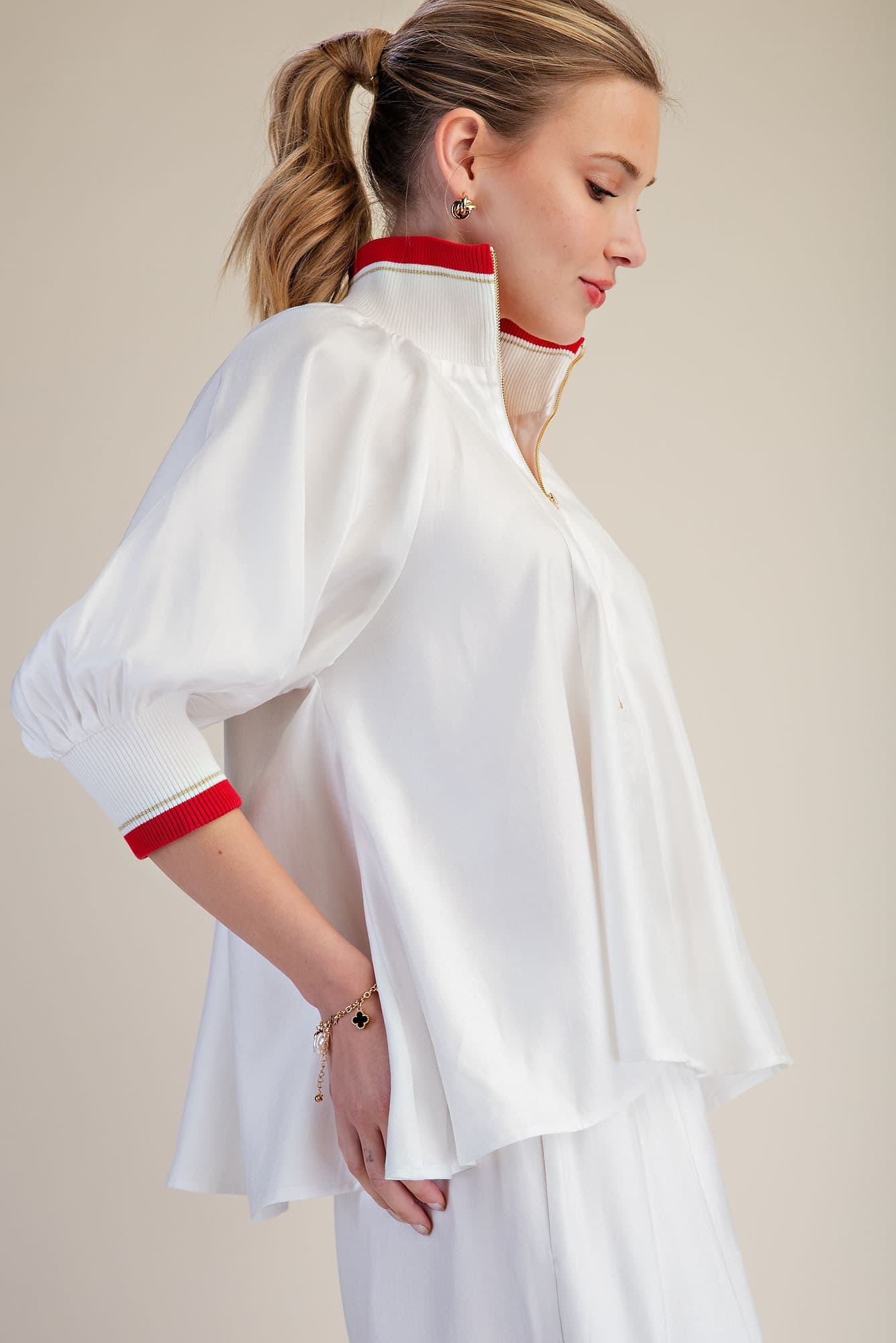 T8261 - WHITE