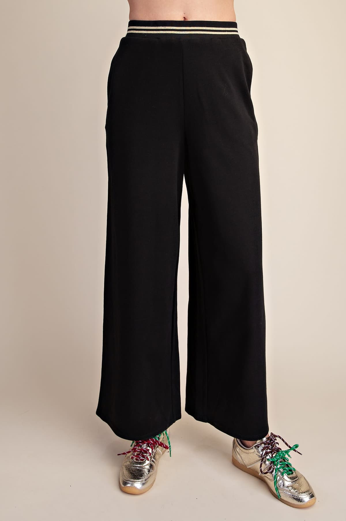P8218 - BLACK
