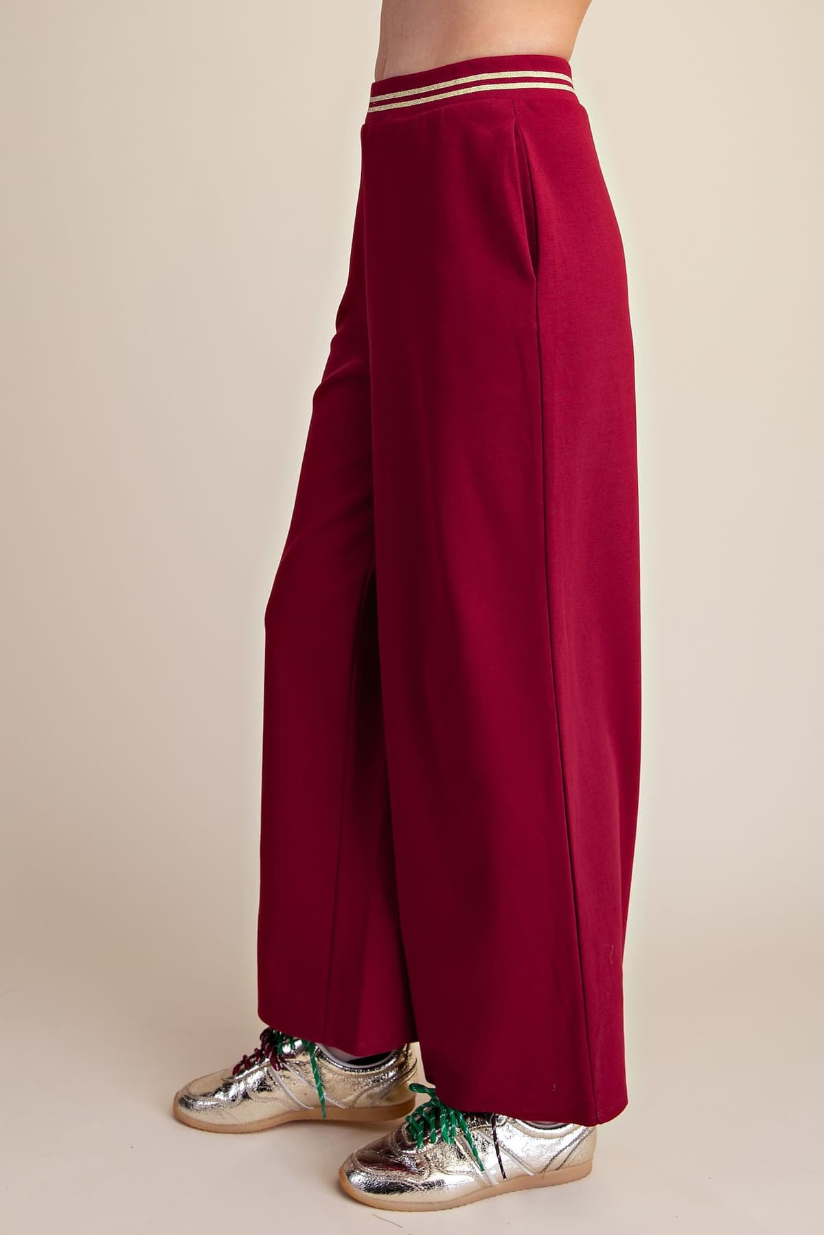 P8218 - BURGUNDY