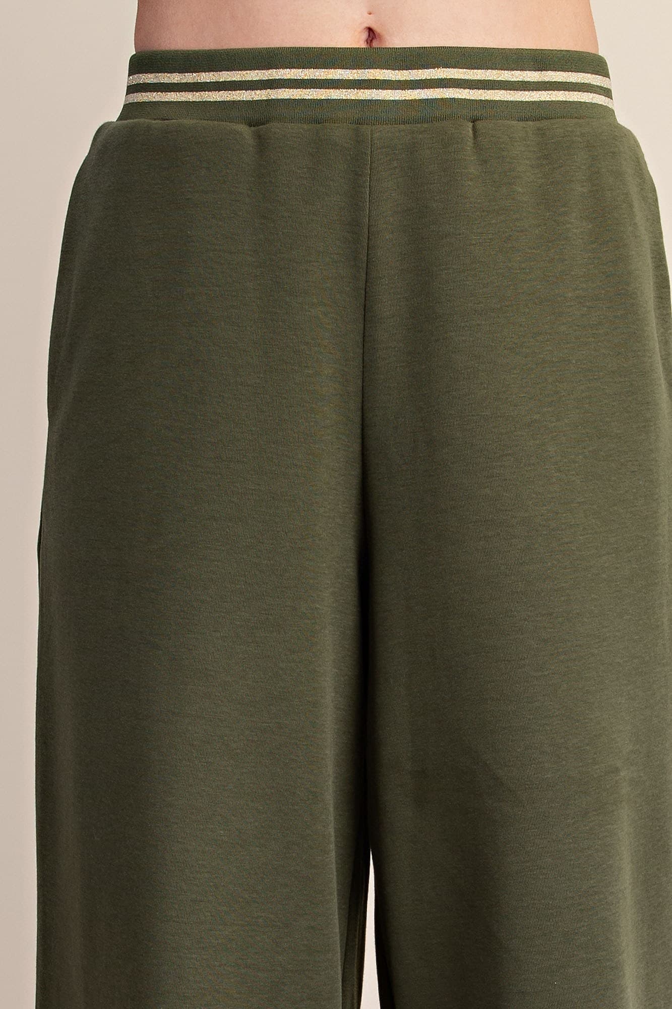 P8218 - OLIVE