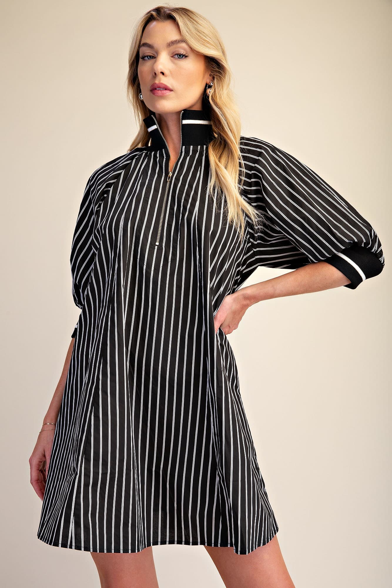 D8263 - BLACK