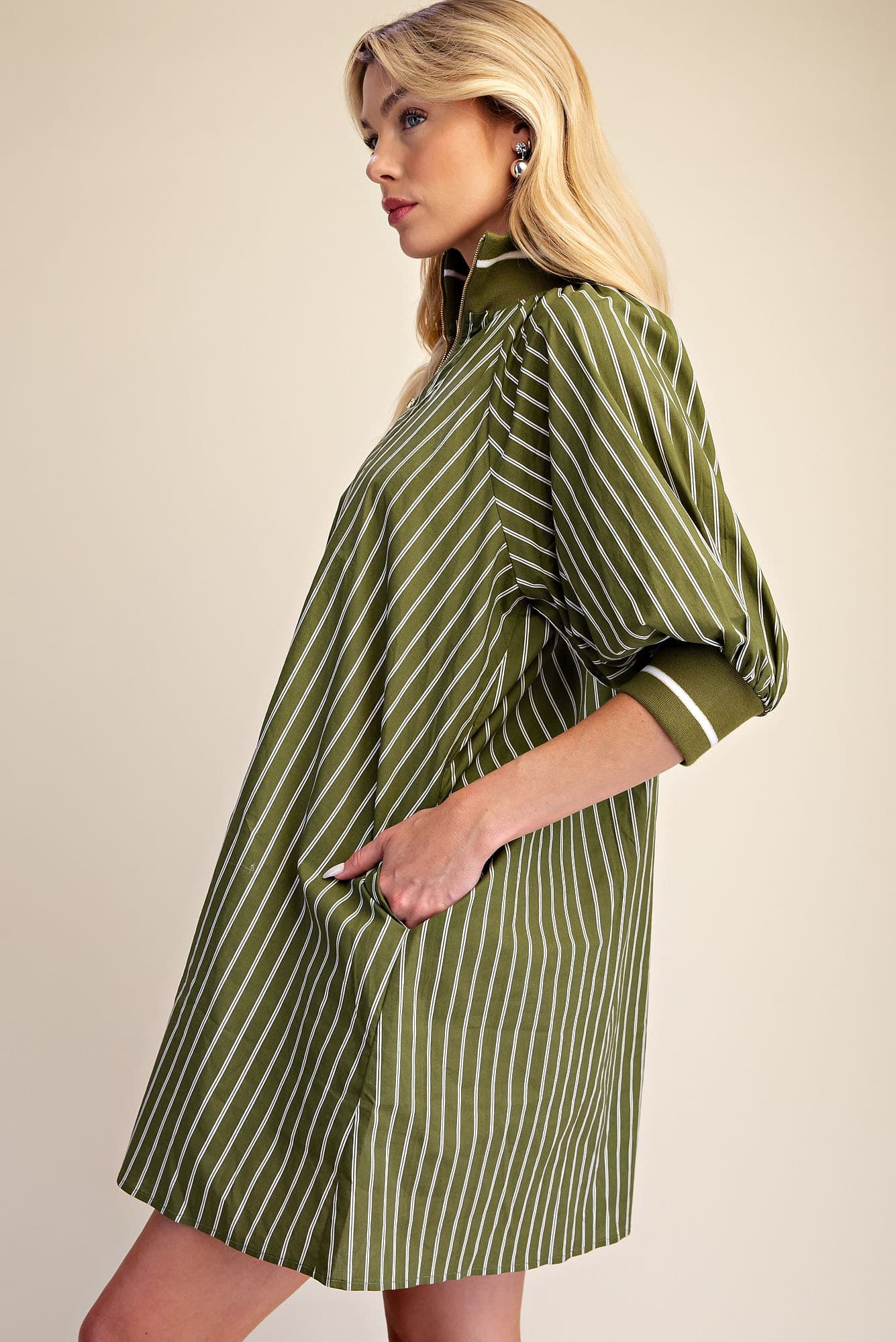 D8263 - OLIVE