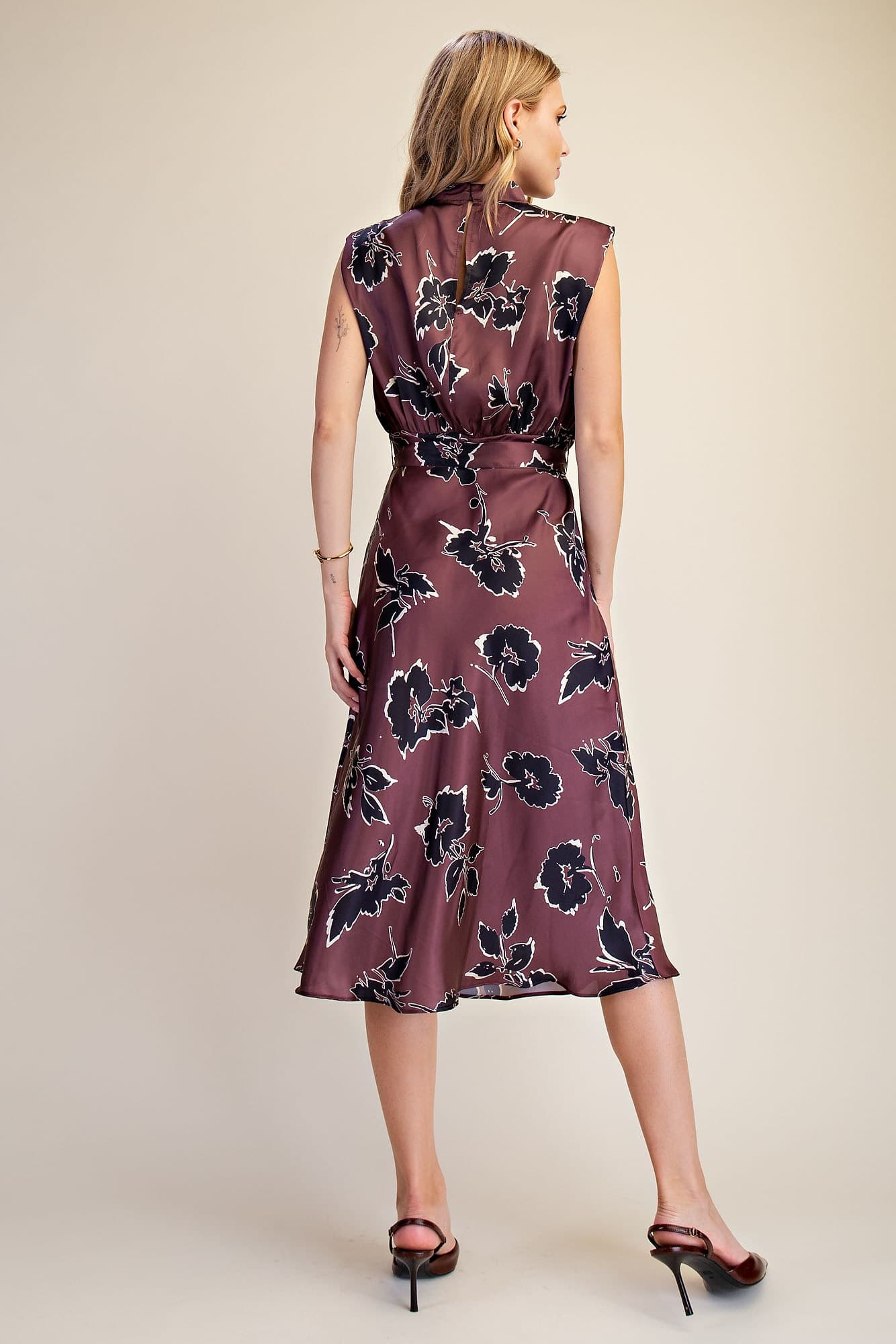 D8318 - BROWN