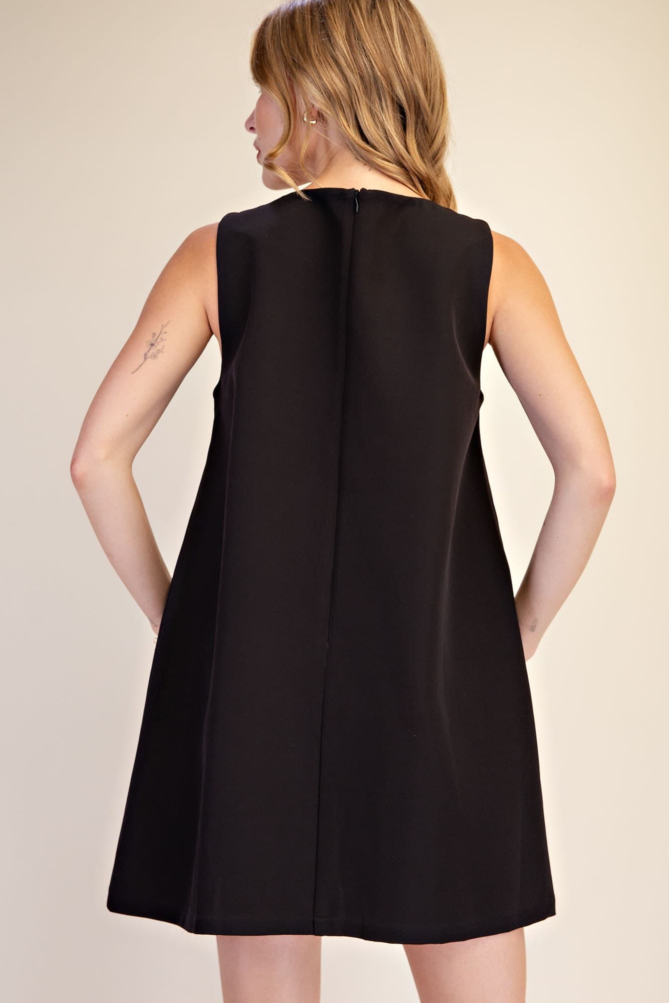 D8255 - BLACK