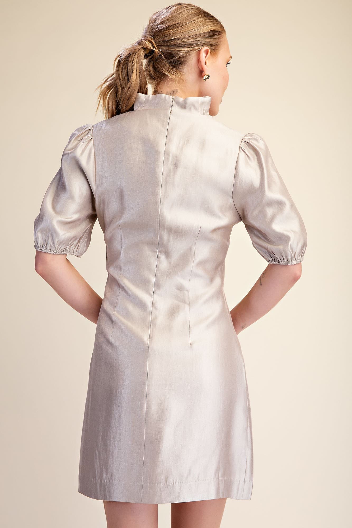 D8251 - CHAMPAGNE