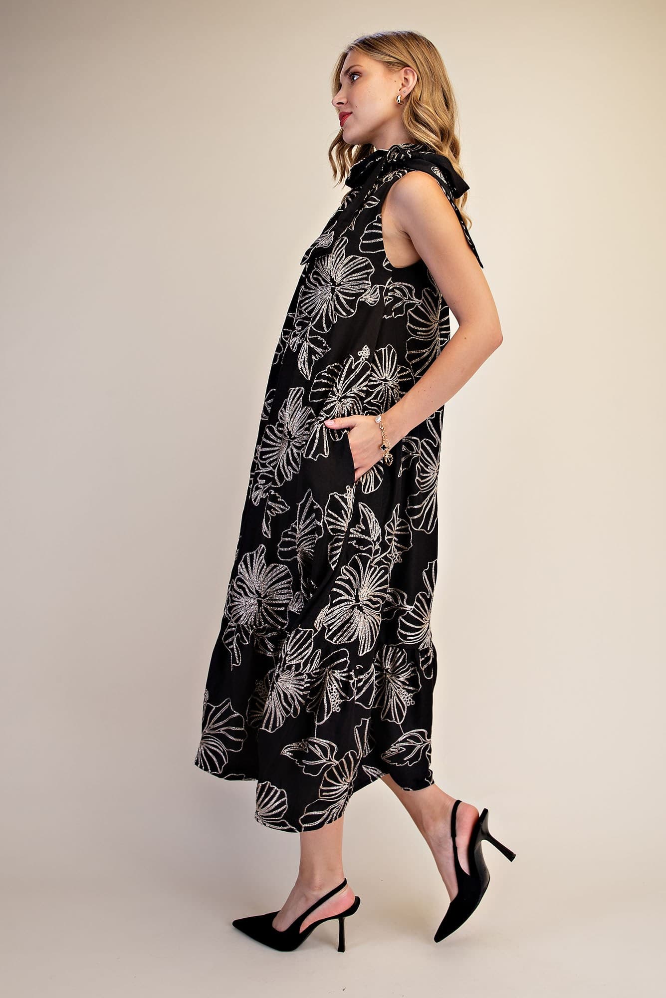 D8285 - BLACK