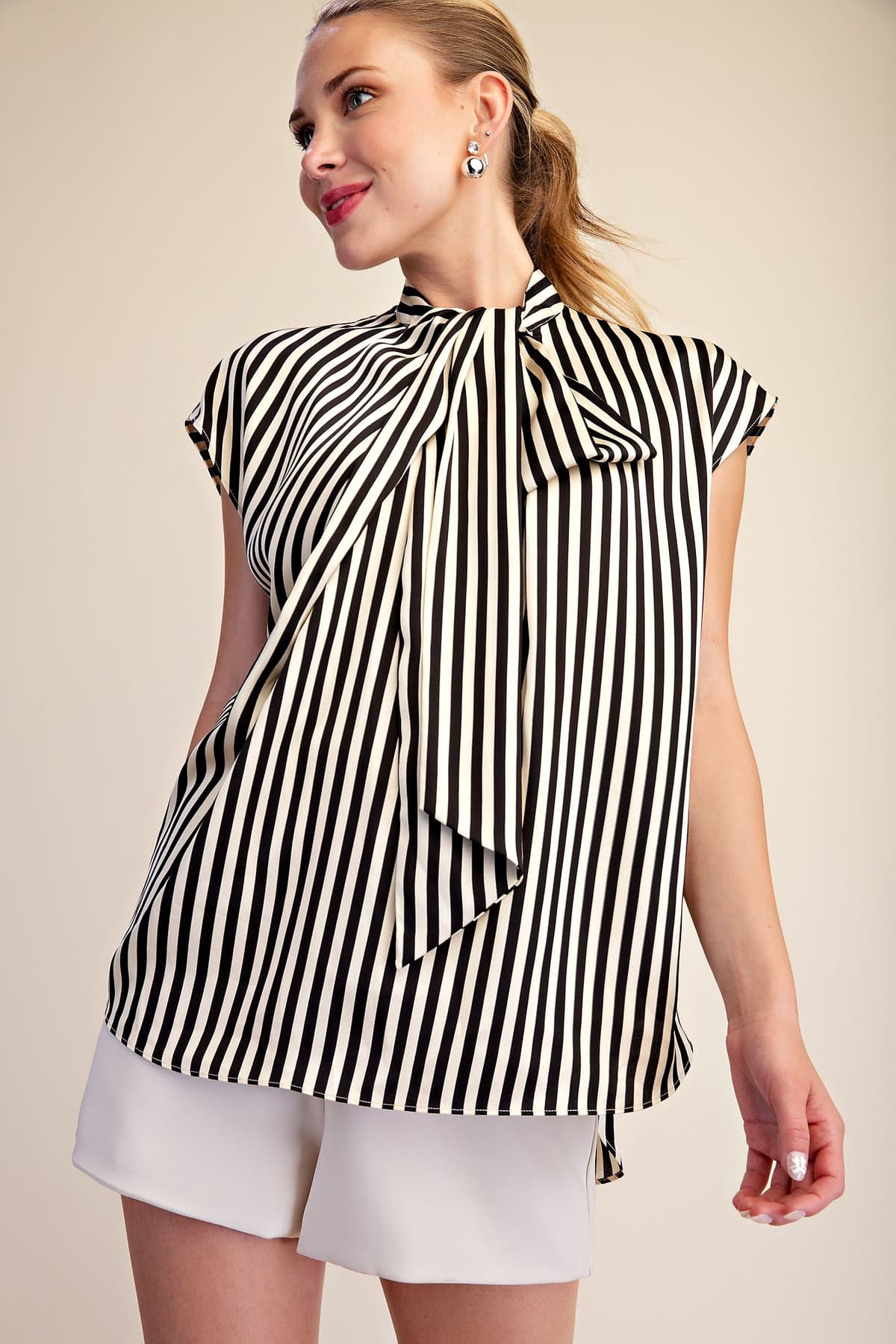 T8284 - BLACK