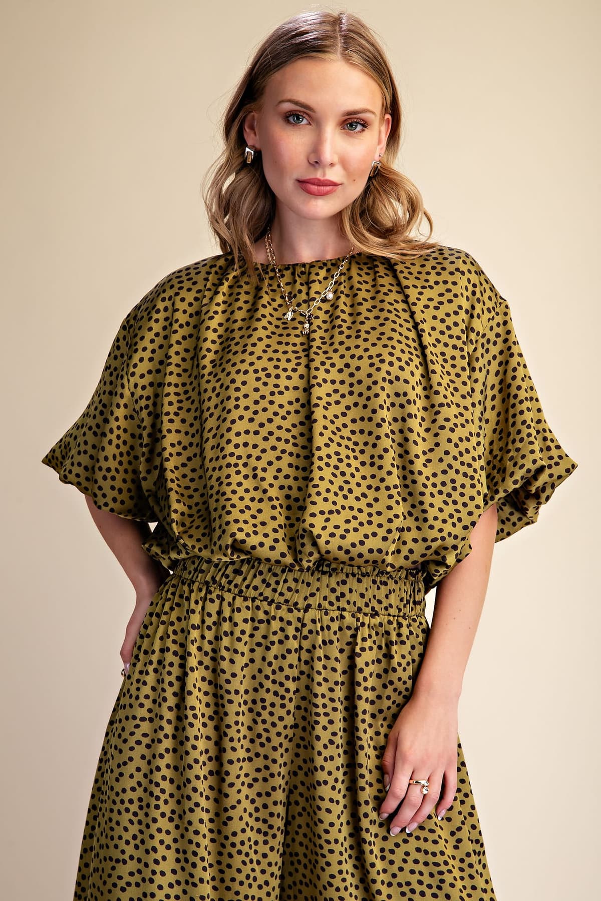 T8341 - OLIVE