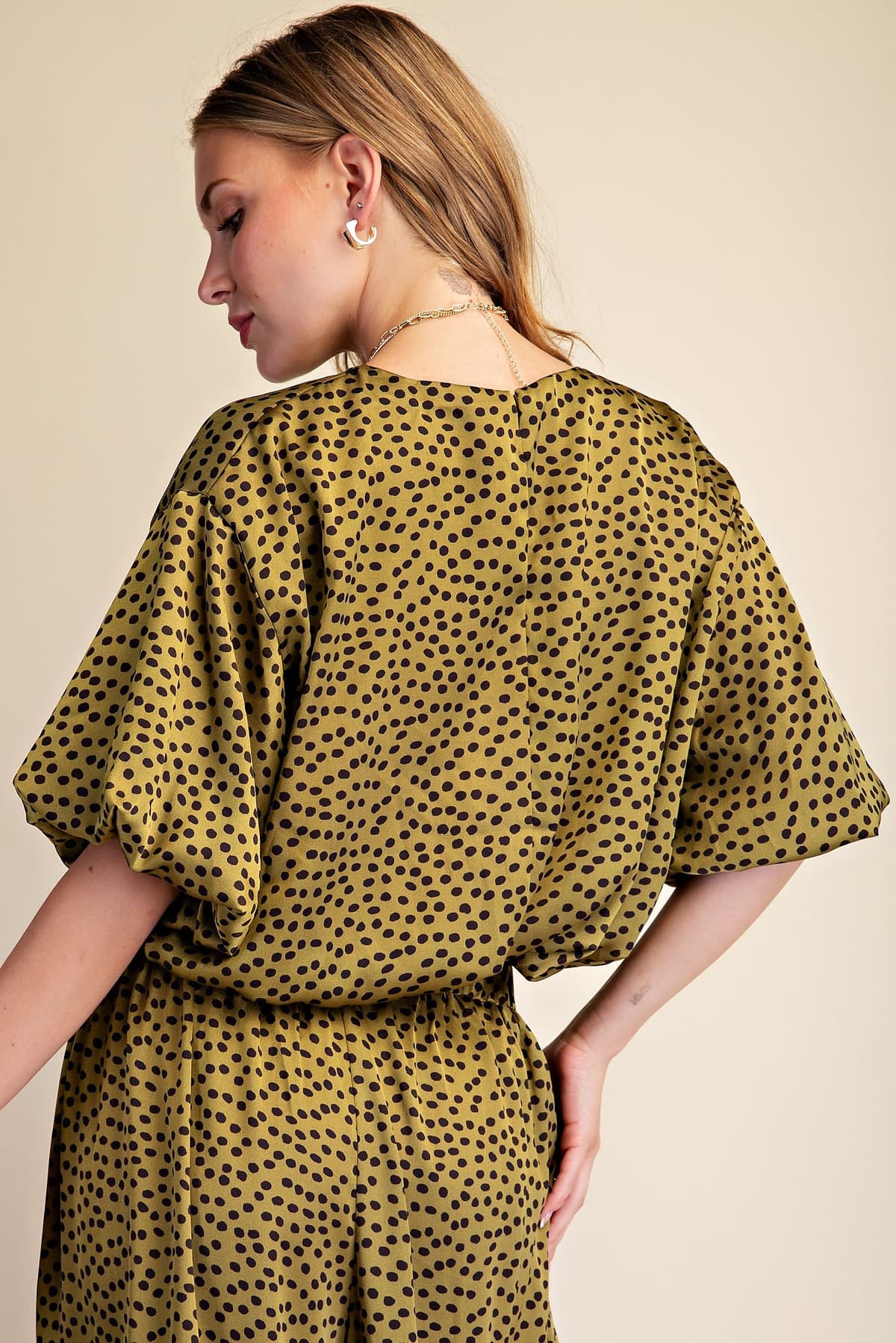 T8341 - OLIVE