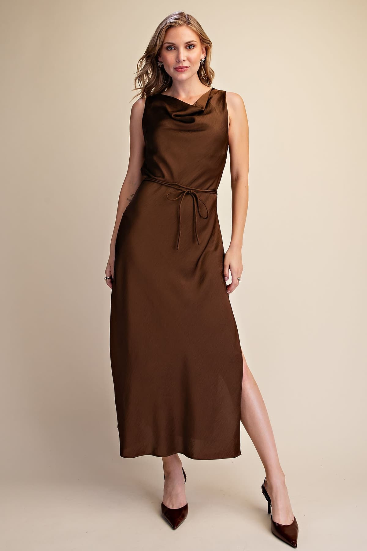 D8300 - BROWN