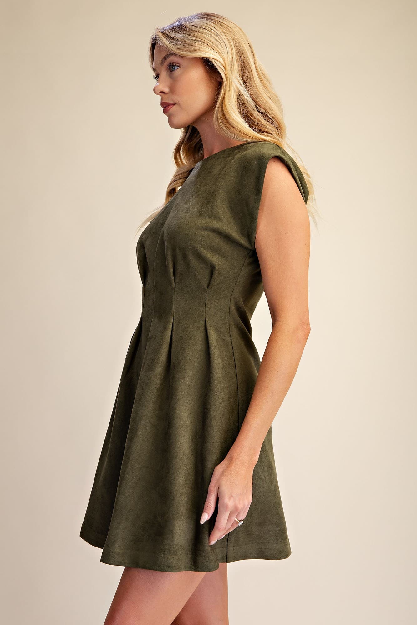 D8380 - OLIVE