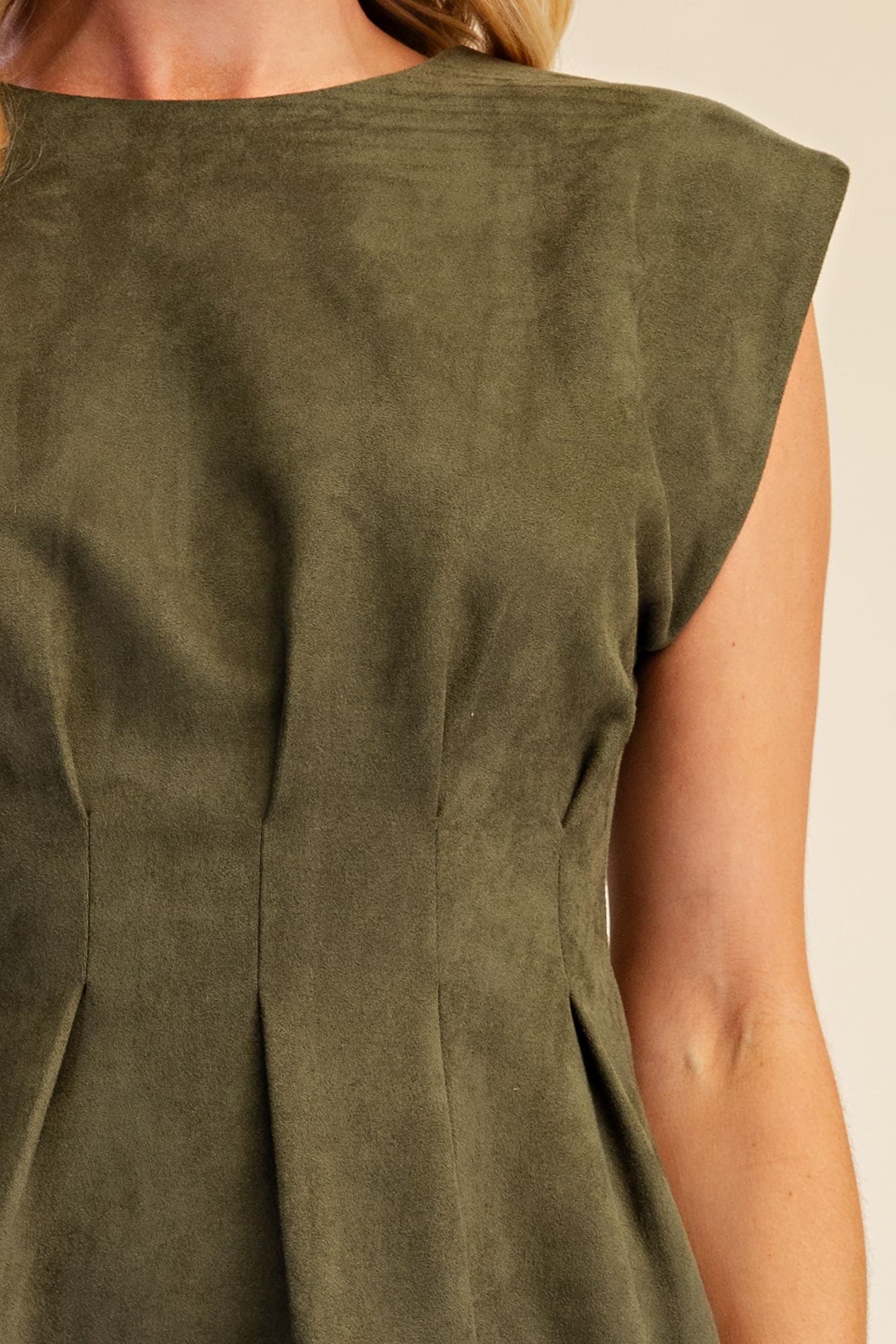 D8380 - OLIVE