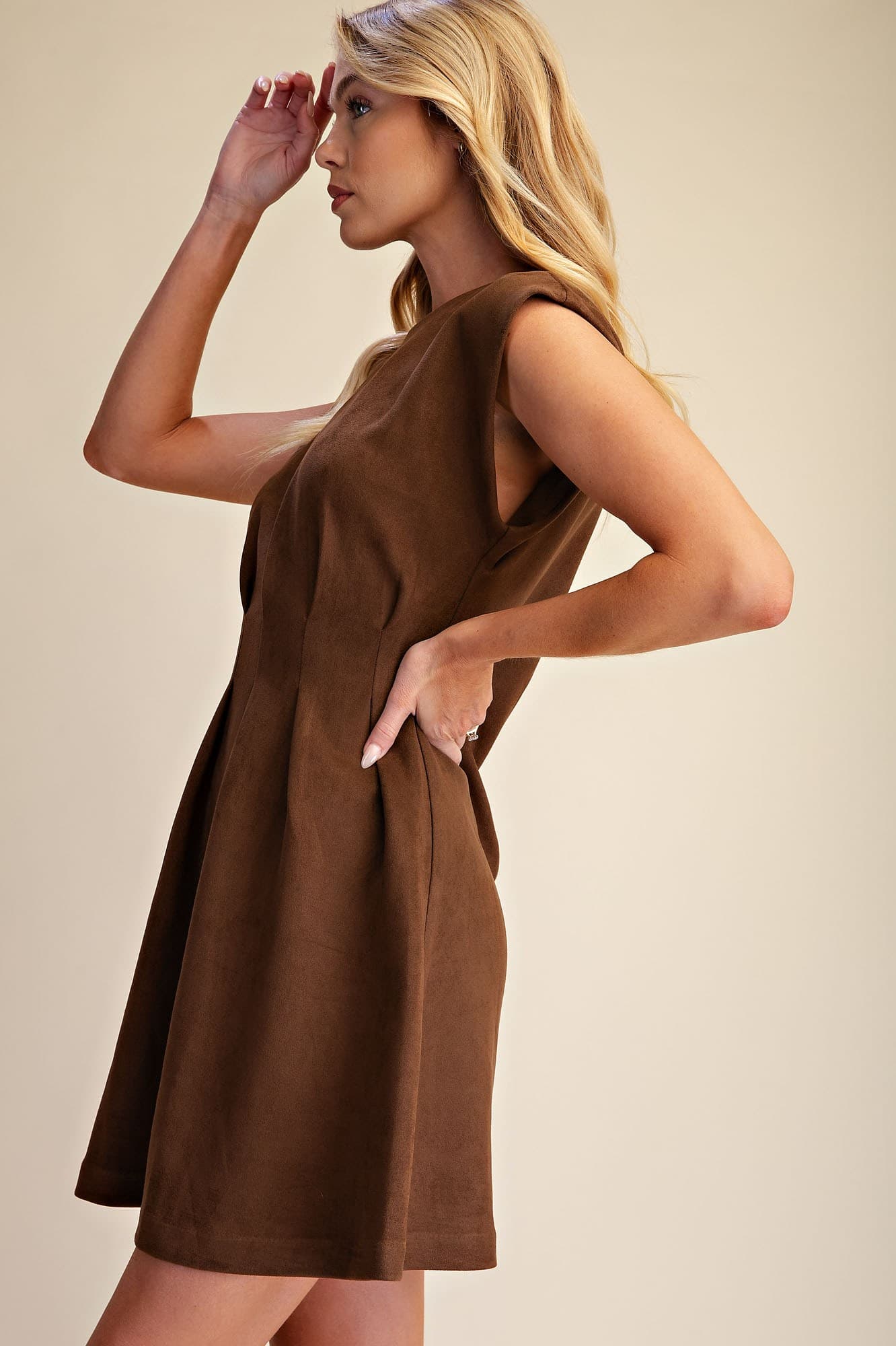 D8380 - BROWN