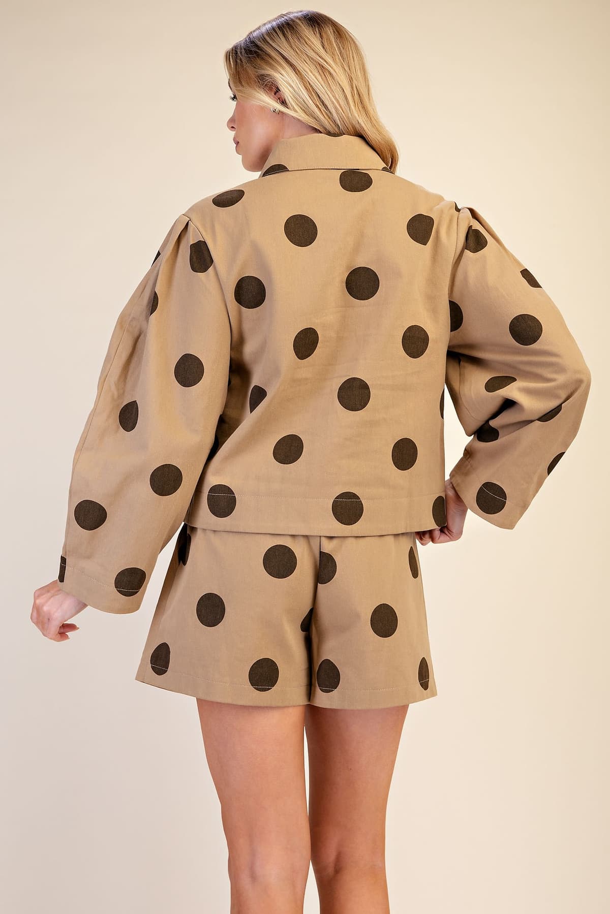 J8332 - TAUPE