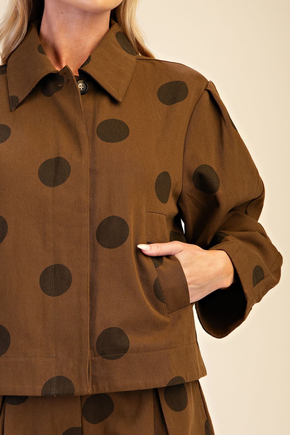 J8332 - BROWN