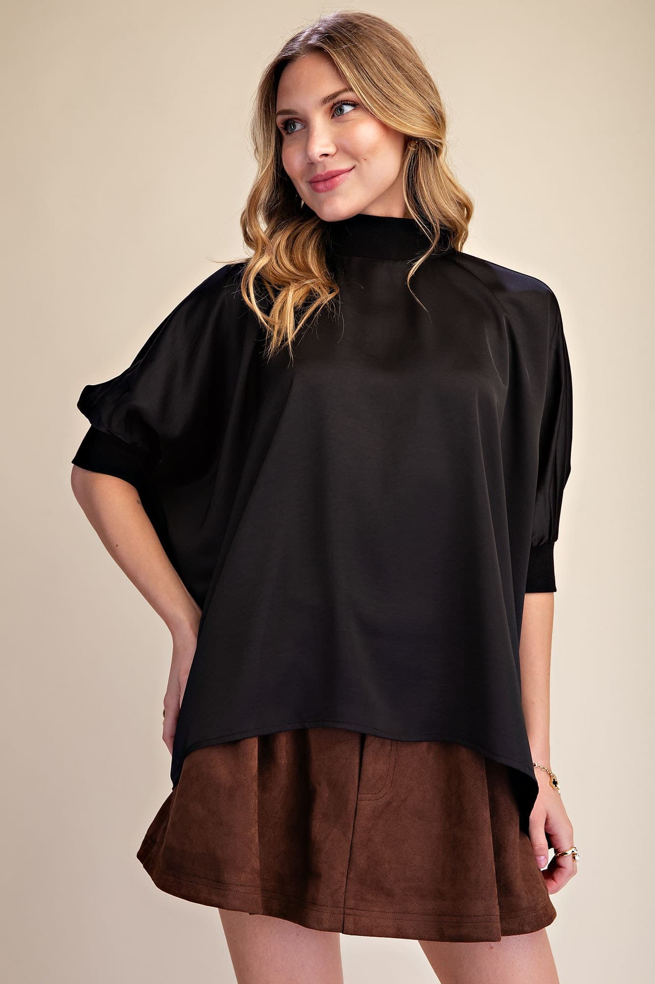 T8407 - BLACK